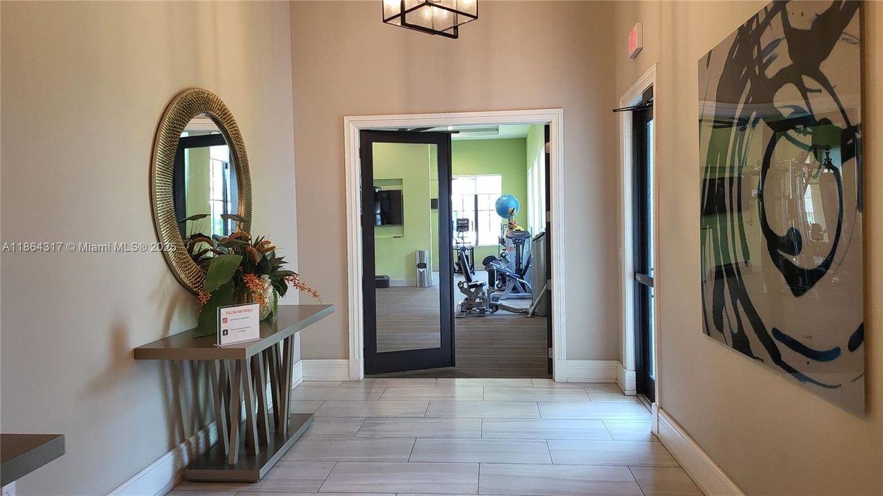 For Rent: $2,500 (3 beds, 2 baths, 1924 Square Feet)