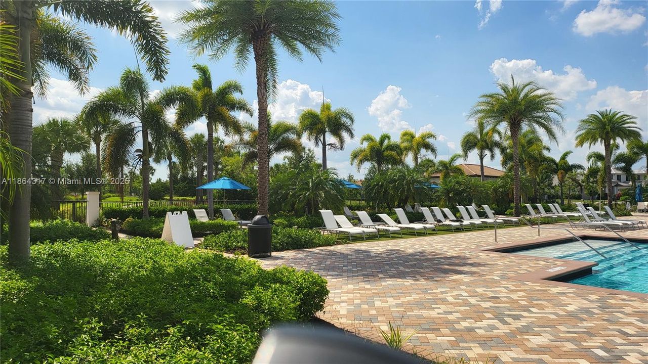 For Rent: $2,500 (3 beds, 2 baths, 1924 Square Feet)