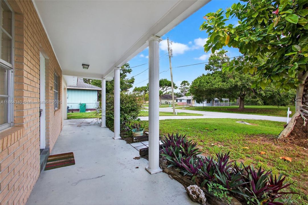 Recently Sold: $250,000 (3 beds, 2 baths, 1344 Square Feet)