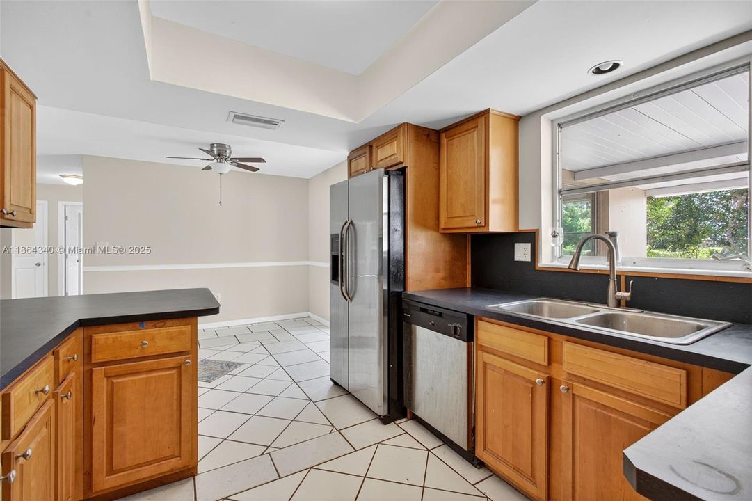 Recently Sold: $250,000 (3 beds, 2 baths, 1344 Square Feet)