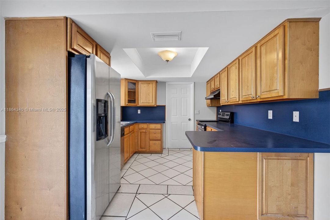 Recently Sold: $250,000 (3 beds, 2 baths, 1344 Square Feet)