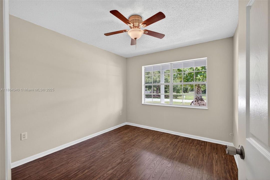 Recently Sold: $250,000 (3 beds, 2 baths, 1344 Square Feet)