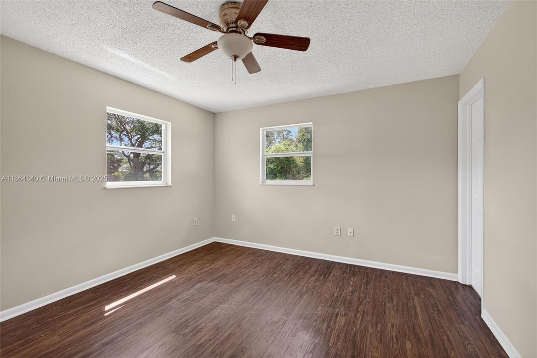 Recently Sold: $250,000 (3 beds, 2 baths, 1344 Square Feet)