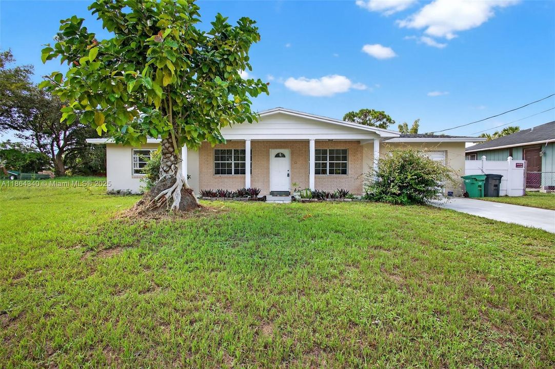 Recently Sold: $250,000 (3 beds, 2 baths, 1344 Square Feet)