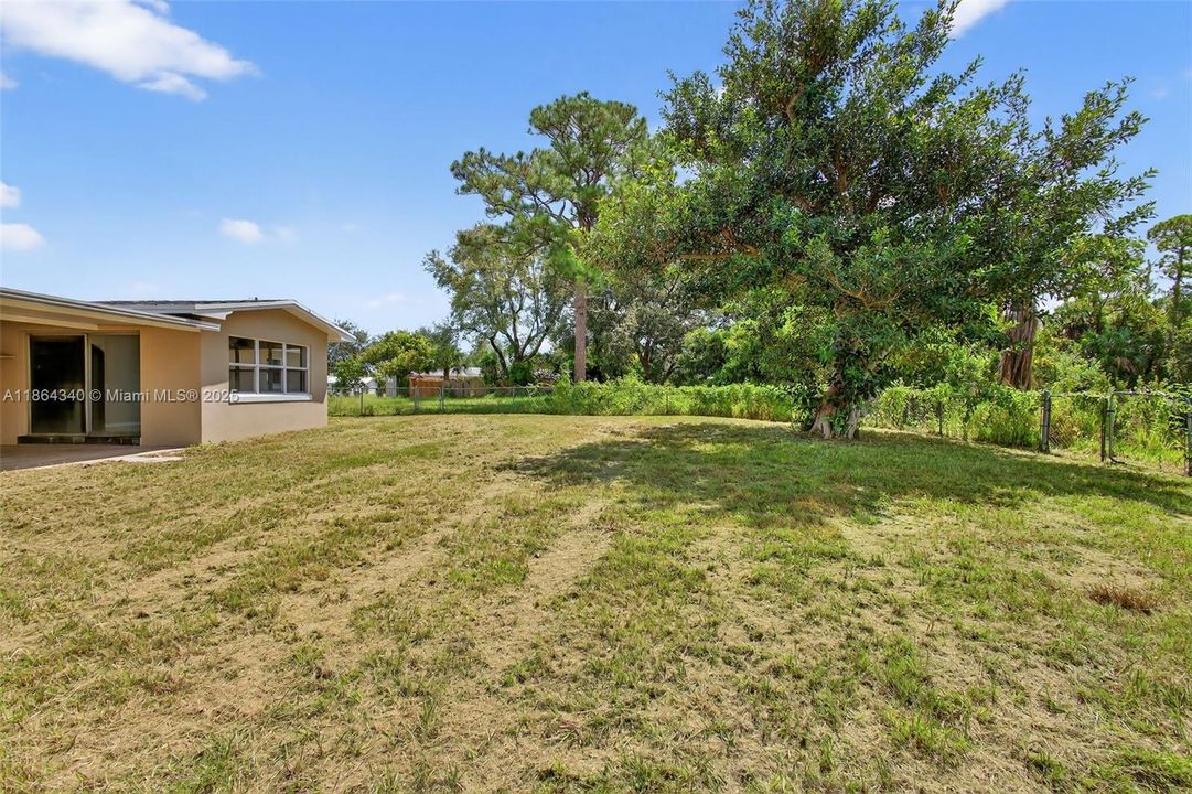 Recently Sold: $250,000 (3 beds, 2 baths, 1344 Square Feet)