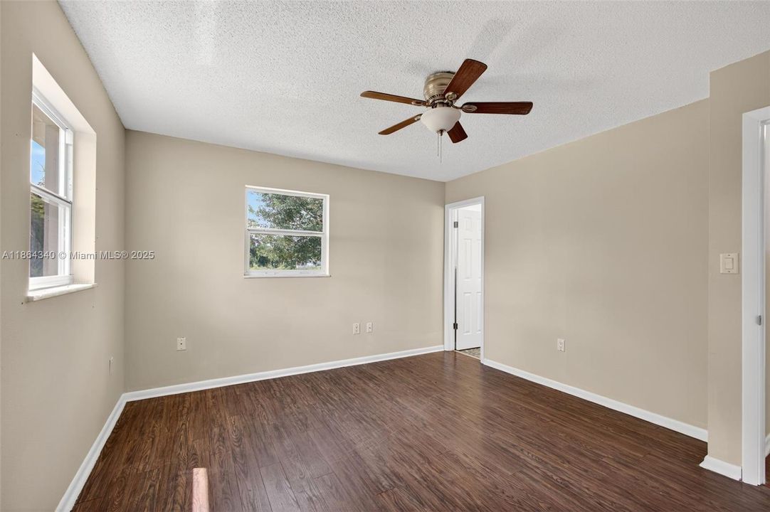 Recently Sold: $250,000 (3 beds, 2 baths, 1344 Square Feet)