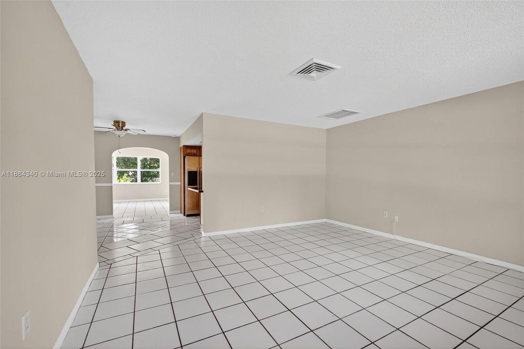 Recently Sold: $250,000 (3 beds, 2 baths, 1344 Square Feet)