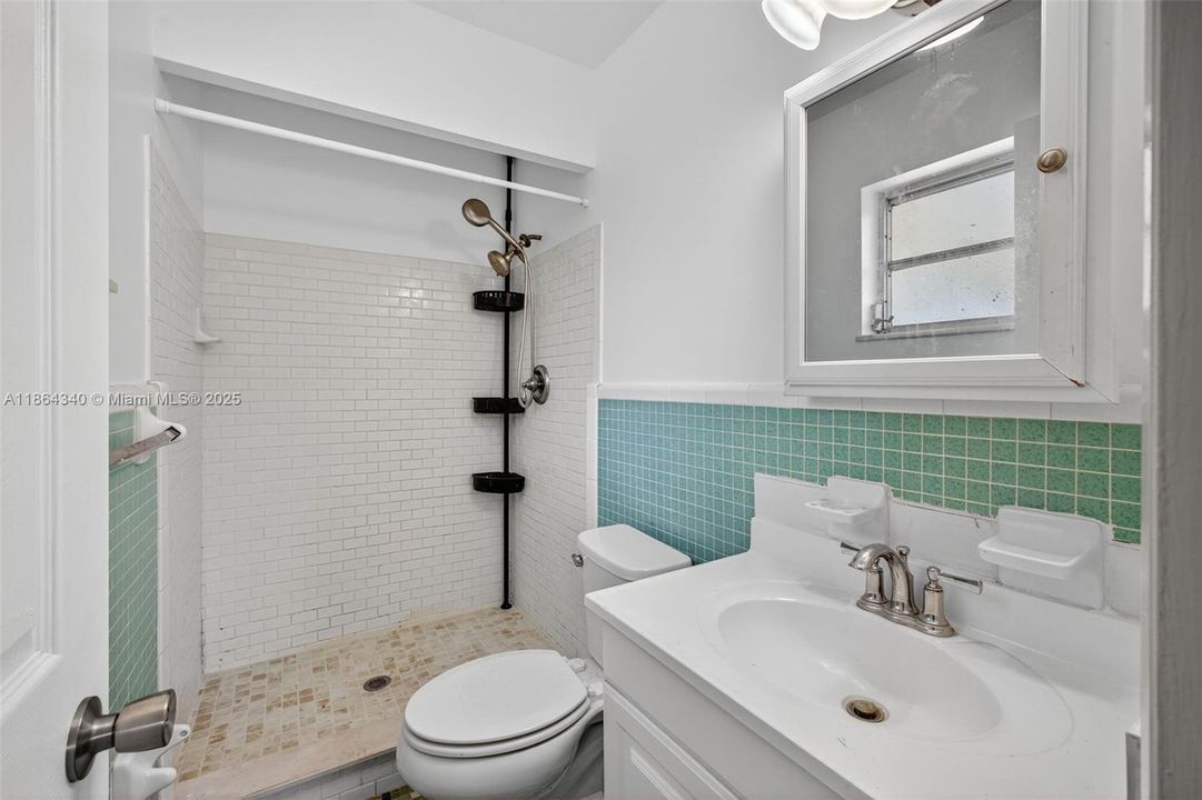 Recently Sold: $250,000 (3 beds, 2 baths, 1344 Square Feet)