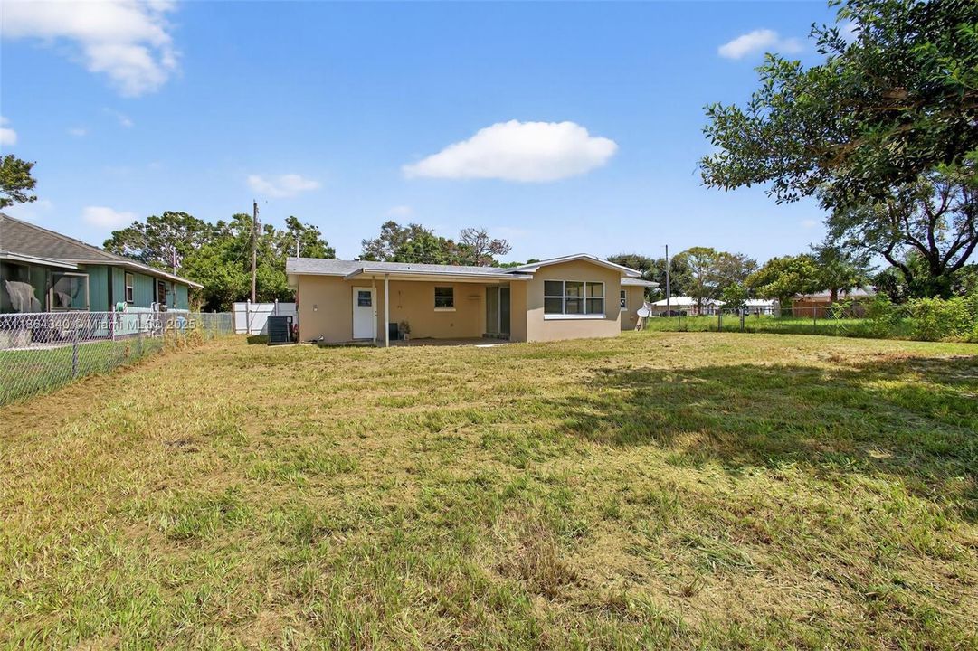 Recently Sold: $250,000 (3 beds, 2 baths, 1344 Square Feet)