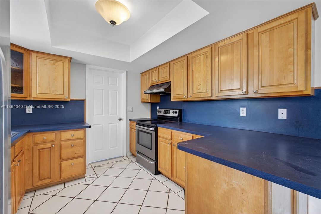 Recently Sold: $250,000 (3 beds, 2 baths, 1344 Square Feet)