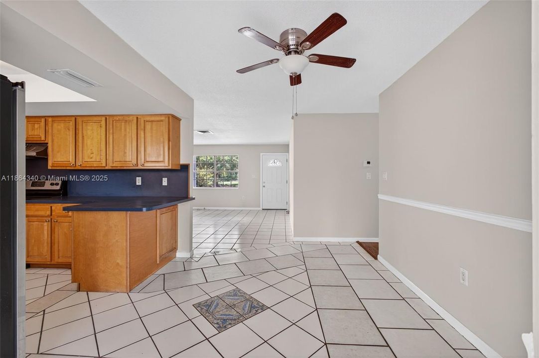 Recently Sold: $250,000 (3 beds, 2 baths, 1344 Square Feet)