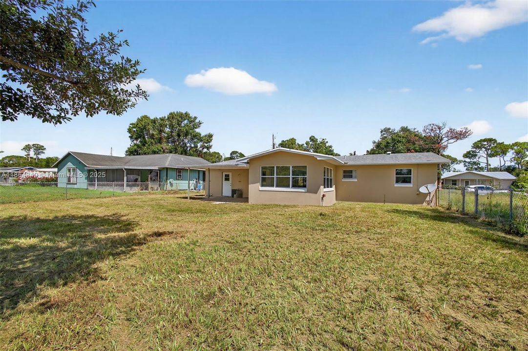 Recently Sold: $250,000 (3 beds, 2 baths, 1344 Square Feet)