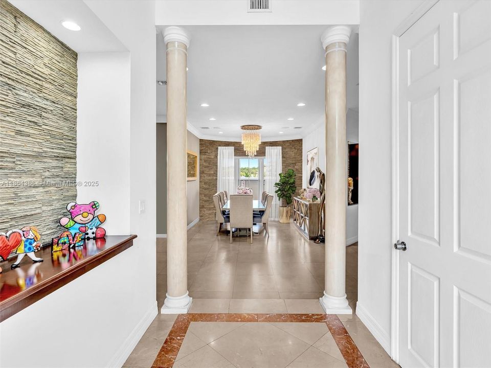 For Sale: $1,985,000 (5 beds, 5 baths, 4356 Square Feet)