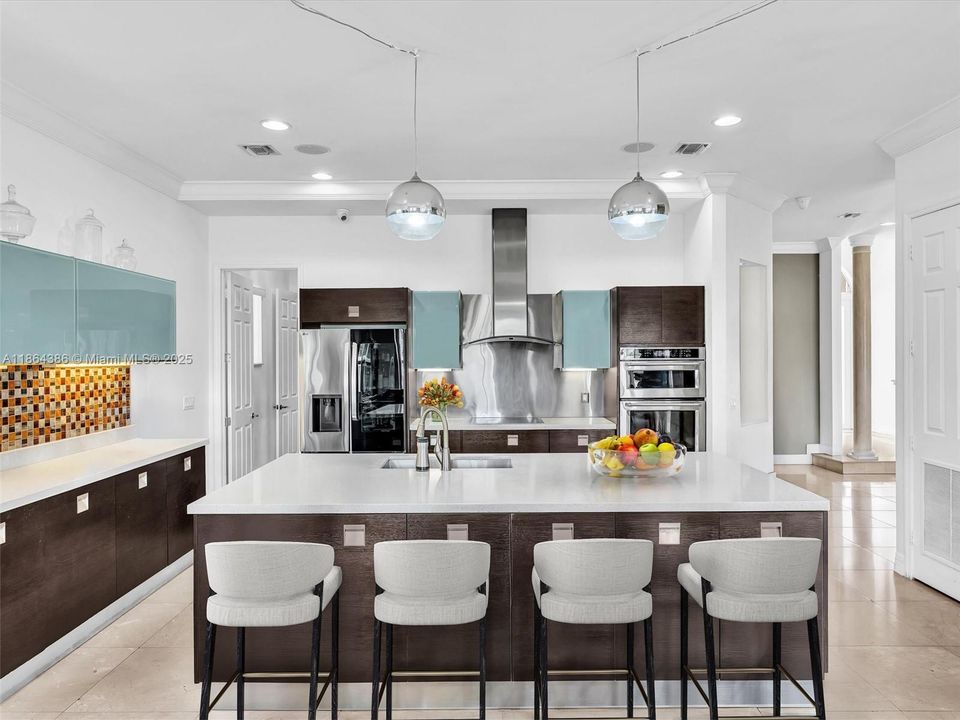 For Sale: $1,985,000 (5 beds, 5 baths, 4356 Square Feet)