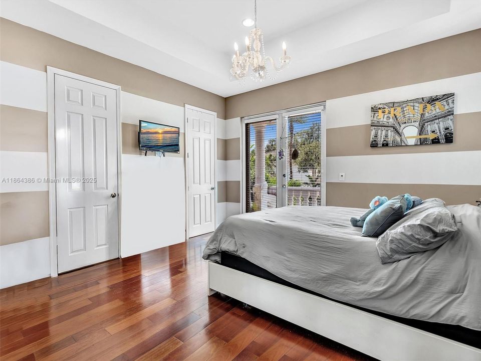 For Sale: $1,985,000 (5 beds, 5 baths, 4356 Square Feet)