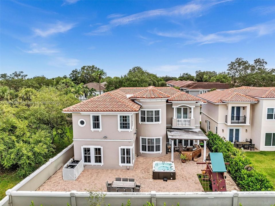 For Sale: $1,985,000 (5 beds, 5 baths, 4356 Square Feet)