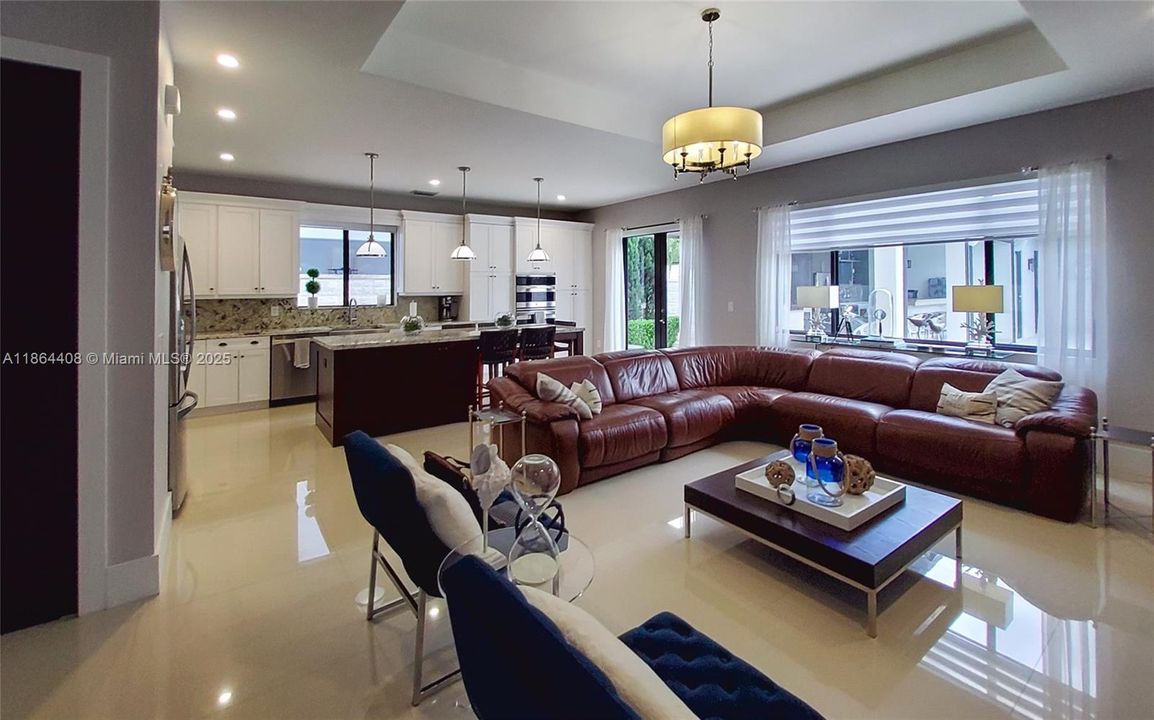 出租: $8,500 (5 贝兹, 5 浴室, 4205 平方英尺)