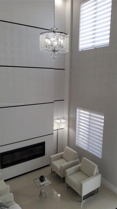 出租: $8,500 (5 贝兹, 5 浴室, 4205 平方英尺)