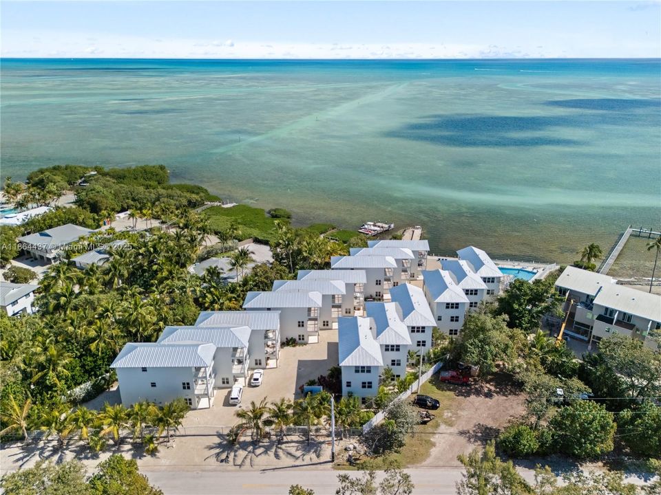 En Venta: $1,375,000 (3 camas, 3 baños, 1680 Pies cuadrados)