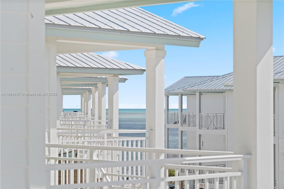 En Venta: $1,375,000 (3 camas, 3 baños, 1680 Pies cuadrados)