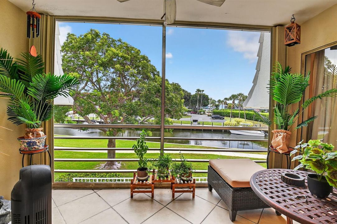 SCREENED LANAI