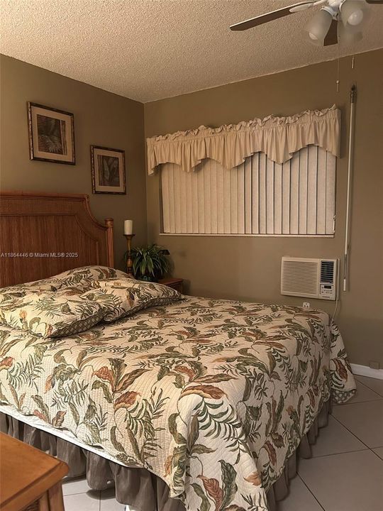 待售: $122,000 (1 贝兹, 1 浴室, 625 平方英尺)