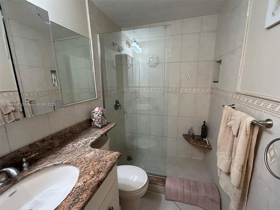 待售: $122,000 (1 贝兹, 1 浴室, 625 平方英尺)