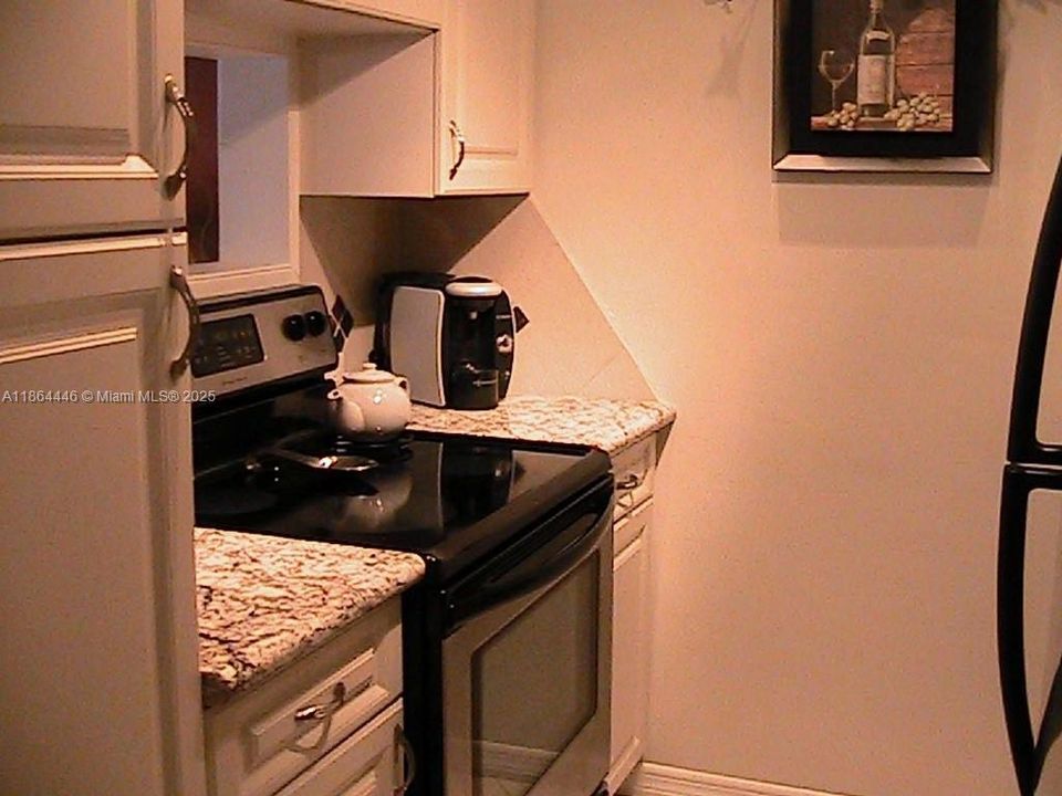 待售: $122,000 (1 贝兹, 1 浴室, 625 平方英尺)