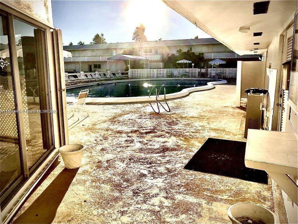 待售: $122,000 (1 贝兹, 1 浴室, 625 平方英尺)