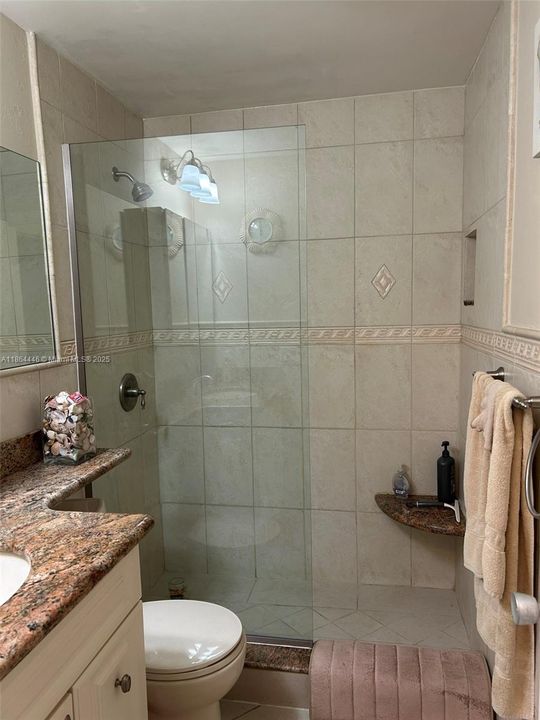 待售: $122,000 (1 贝兹, 1 浴室, 625 平方英尺)