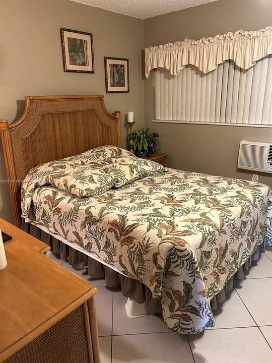 待售: $122,000 (1 贝兹, 1 浴室, 625 平方英尺)