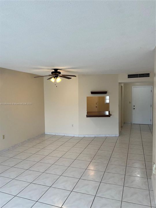 Active With Contract: $119,900 (1 beds, 1 baths, 909 Square Feet)