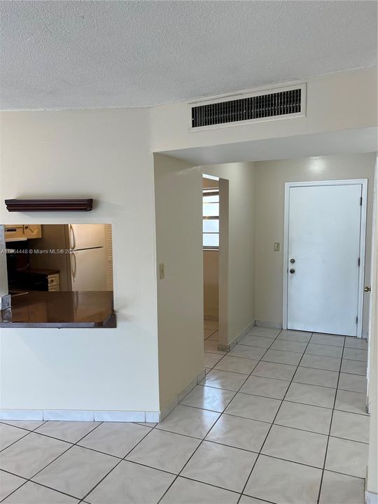 Active With Contract: $119,900 (1 beds, 1 baths, 909 Square Feet)