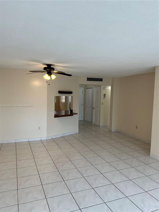Active With Contract: $119,900 (1 beds, 1 baths, 909 Square Feet)