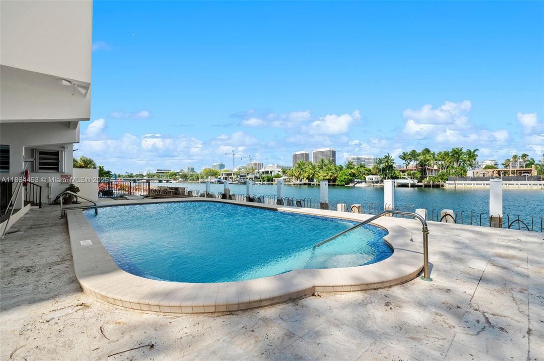 На продажу: $729,000 (2 спален, 2 ванн, 1510 Квадратных фут)