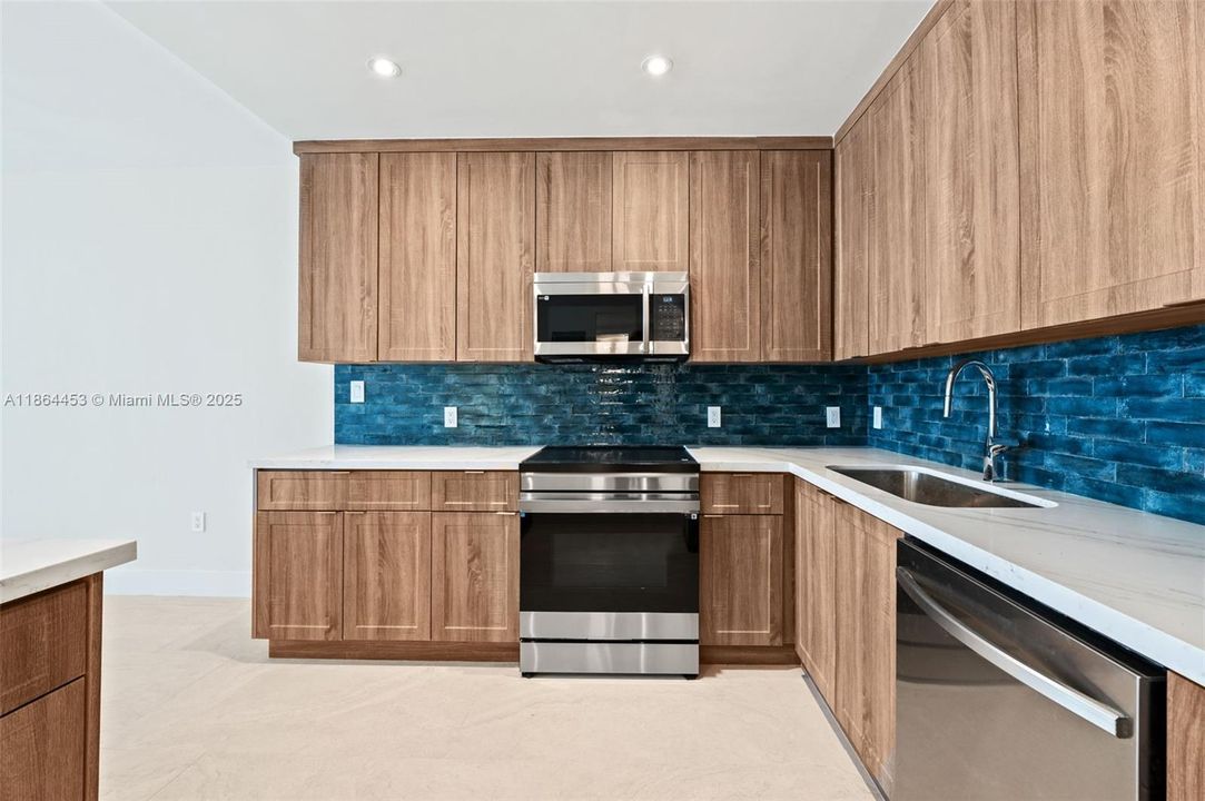 На продажу: $729,000 (2 спален, 2 ванн, 1510 Квадратных фут)