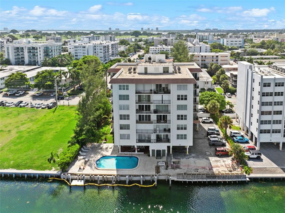 На продажу: $729,000 (2 спален, 2 ванн, 1510 Квадратных фут)