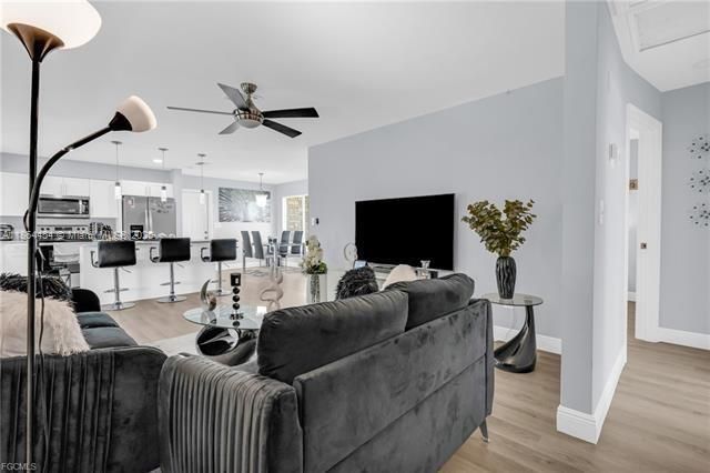 For Sale: $245,000 (3 beds, 2 baths, 1166 Square Feet)