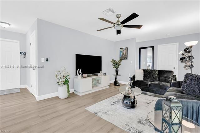 For Sale: $245,000 (3 beds, 2 baths, 1166 Square Feet)