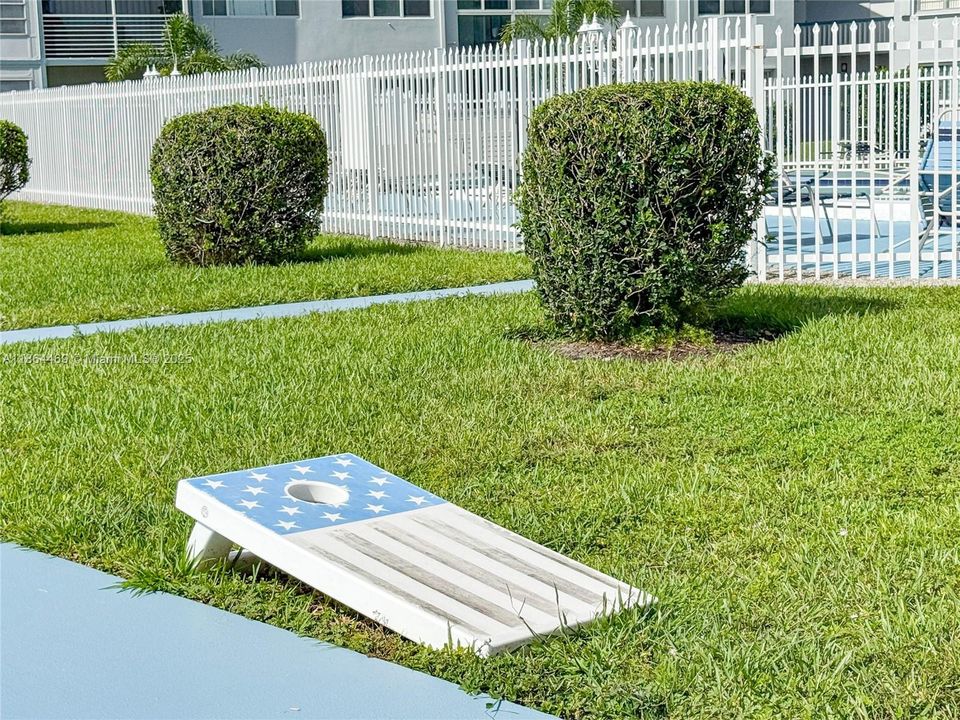 待售: $124,900 (1 贝兹, 1 浴室, 703 平方英尺)