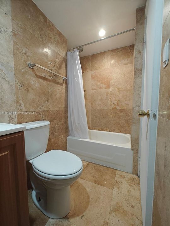 待售: $250,000 (0 贝兹, 1 浴室, 580 平方英尺)