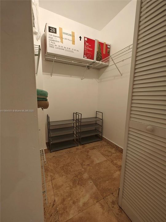 待售: $250,000 (0 贝兹, 1 浴室, 580 平方英尺)