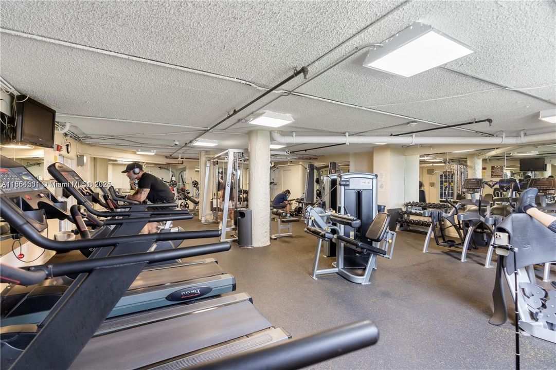 待售: $250,000 (0 贝兹, 1 浴室, 580 平方英尺)