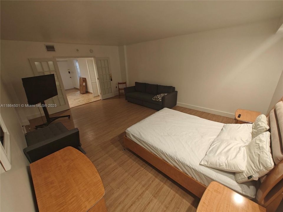 待售: $250,000 (0 贝兹, 1 浴室, 580 平方英尺)