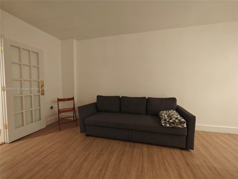 待售: $250,000 (0 贝兹, 1 浴室, 580 平方英尺)