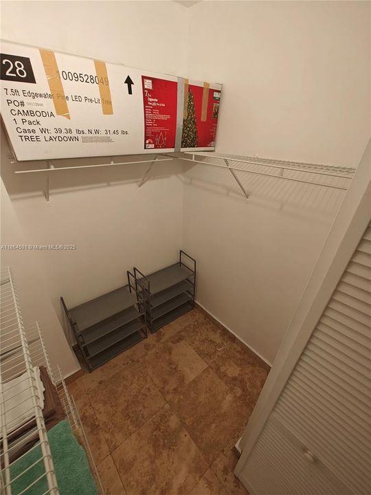 待售: $250,000 (0 贝兹, 1 浴室, 580 平方英尺)