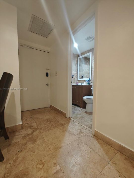 待售: $250,000 (0 贝兹, 1 浴室, 580 平方英尺)