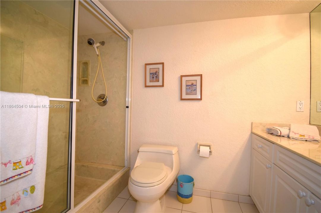 2nd Bathroom