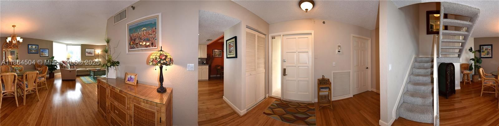 待售: $1,250,000 (2 贝兹, 2 浴室, 2240 平方英尺)