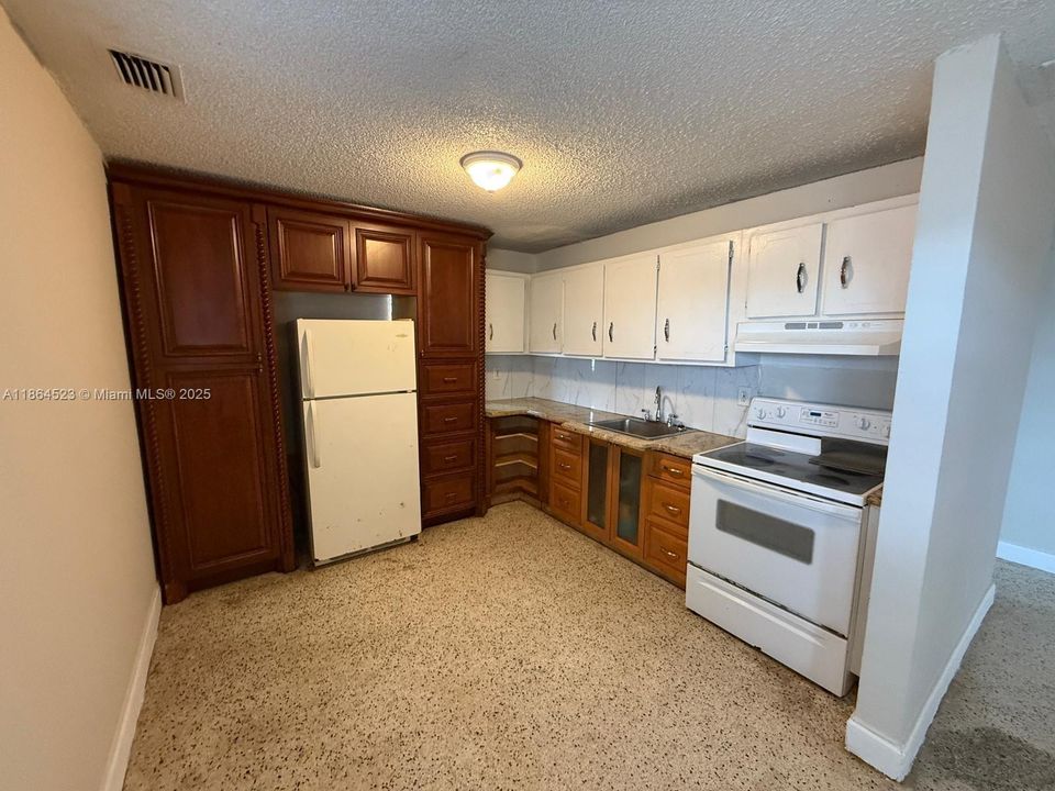 Recientemente alquilado: $1,850 (1 camas, 1 baños, 1768 Pies cuadrados)